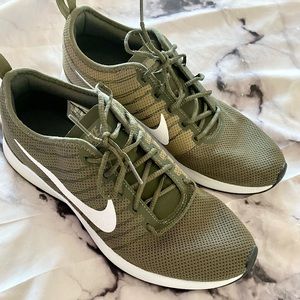 Women Nike Dualtone Racer